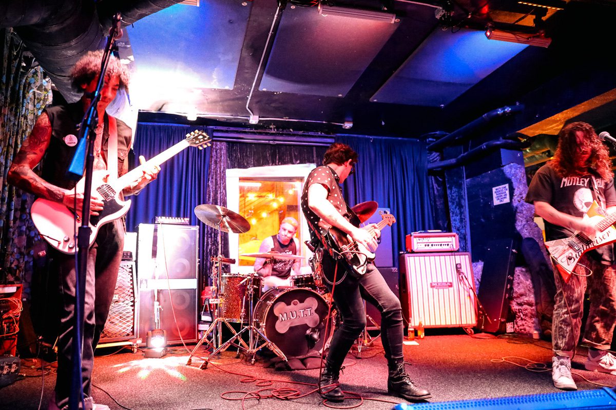 M.U.T.T. live at Bottom of the Hill